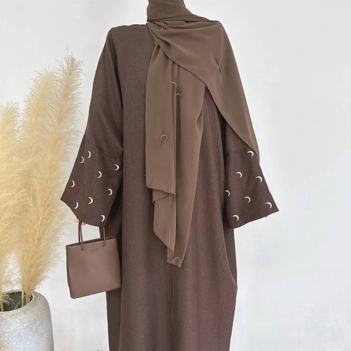 Robe Abaya ouverte avec cardigan brodé de lune