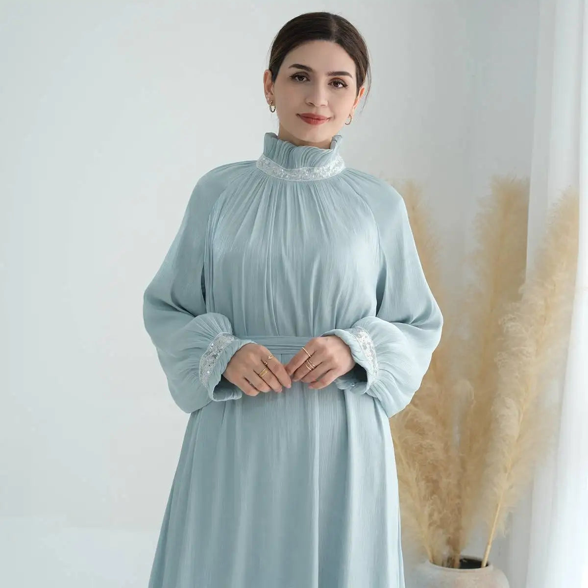 Robe Abaya brillante et lumineuse pour femmes musulmanes