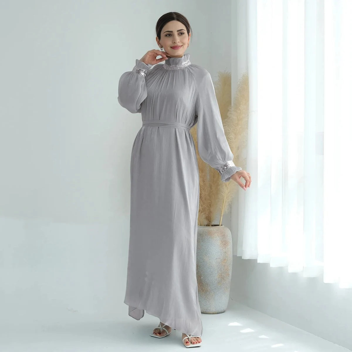 Robe Abaya brillante et lumineuse pour femmes musulmanes
