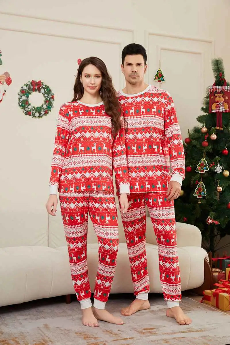 Ensemble pyjama de Noël assorti pour toute la famille #241105