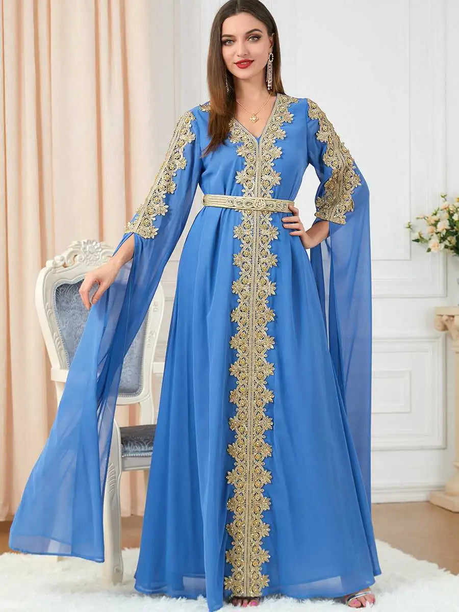 Robe caftan en mousseline de soie pour femme arabe du Moyen-Orient, idéale pour une soirée ou un mariage.