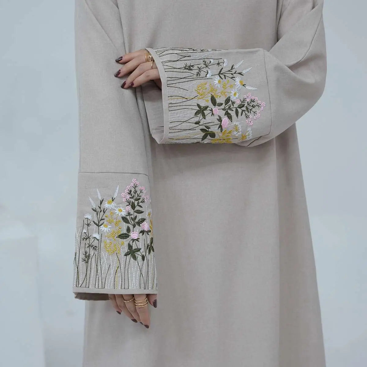 Robe Abaya brodée de fleurs