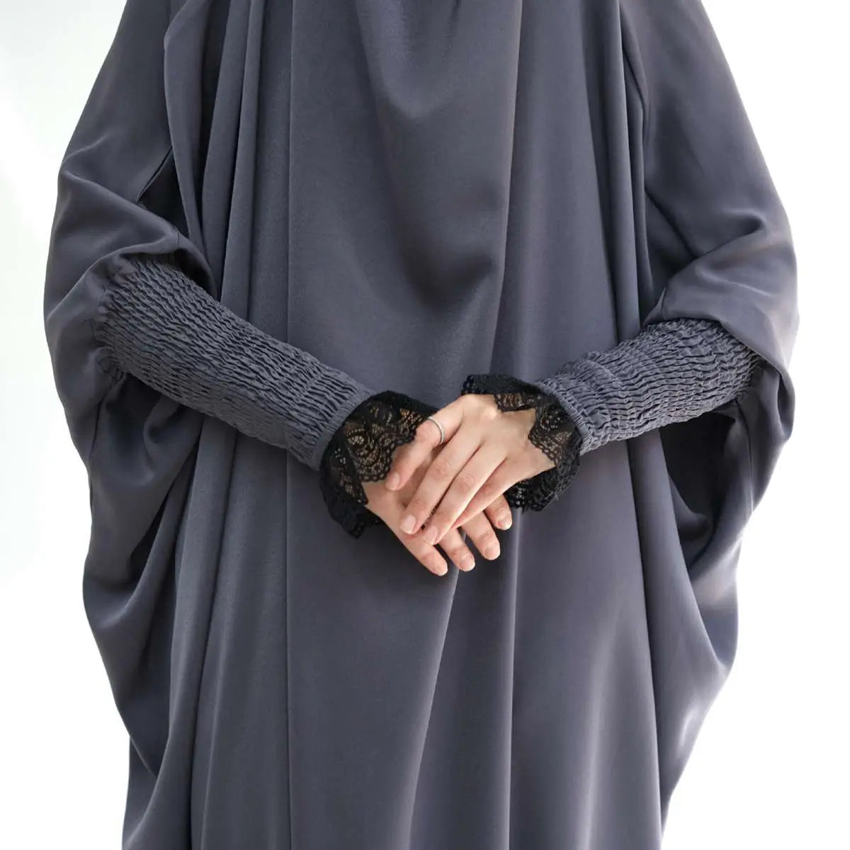Robe de prière jilbab abaya à volants avec poignets en dentelle satinée