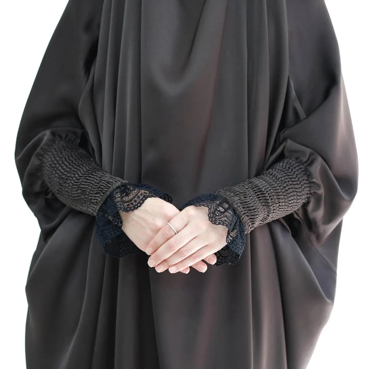 Robe de prière jilbab abaya à volants avec poignets en dentelle satinée