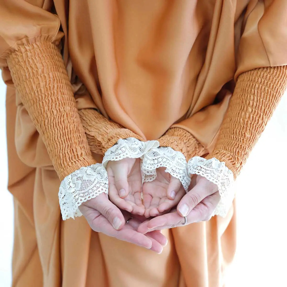 Robe de prière jilbab abaya à volants avec poignets en dentelle satinée