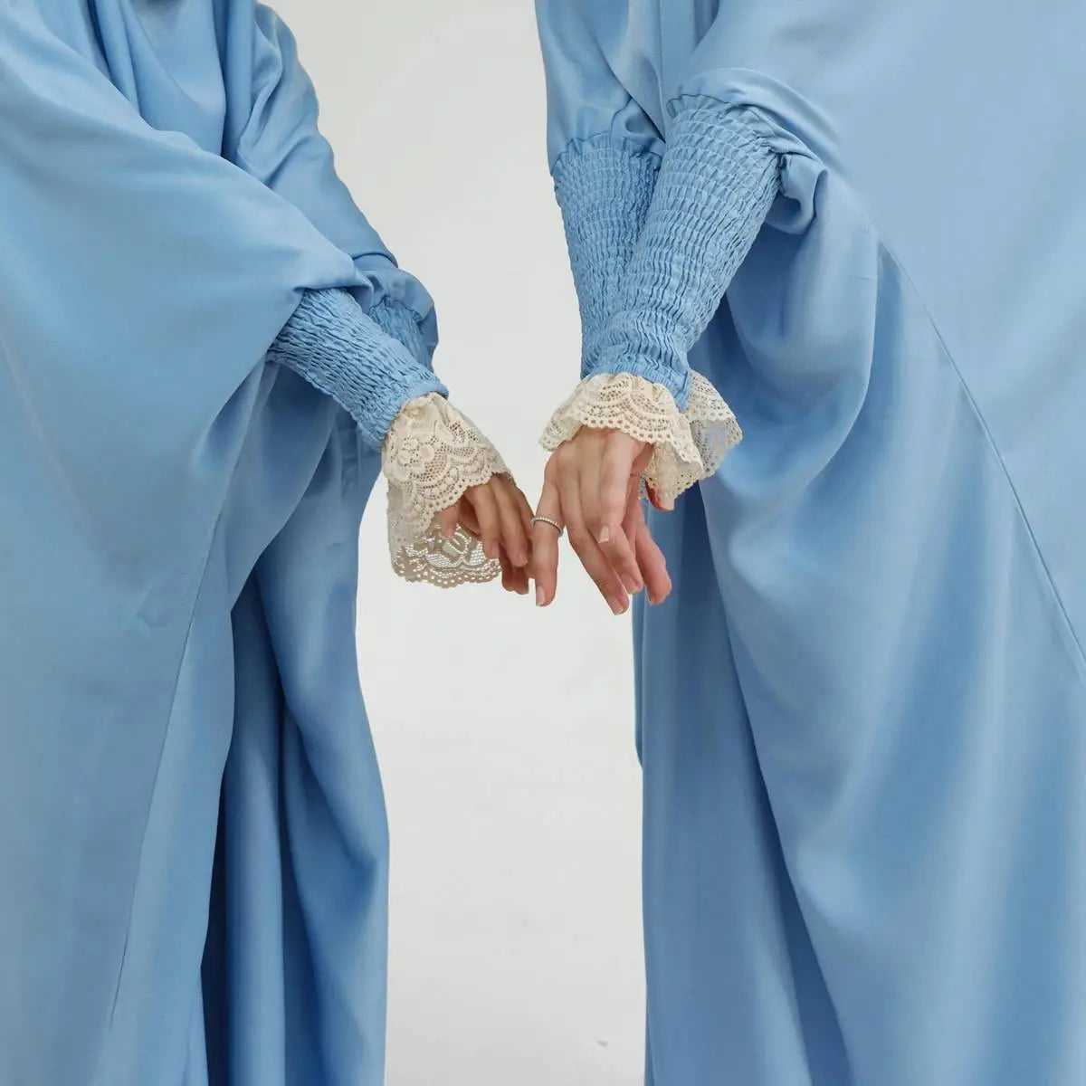Robe de prière jilbab abaya à volants avec poignets en dentelle satinée