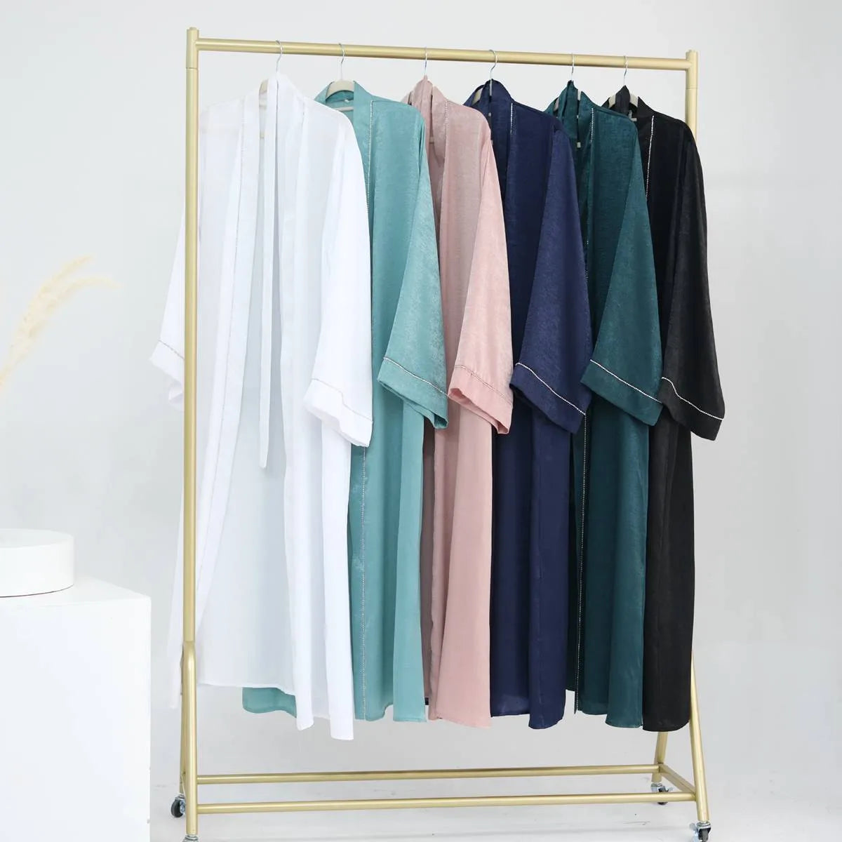 Robe Abaya ouverte en satin pour femmes musulmanes