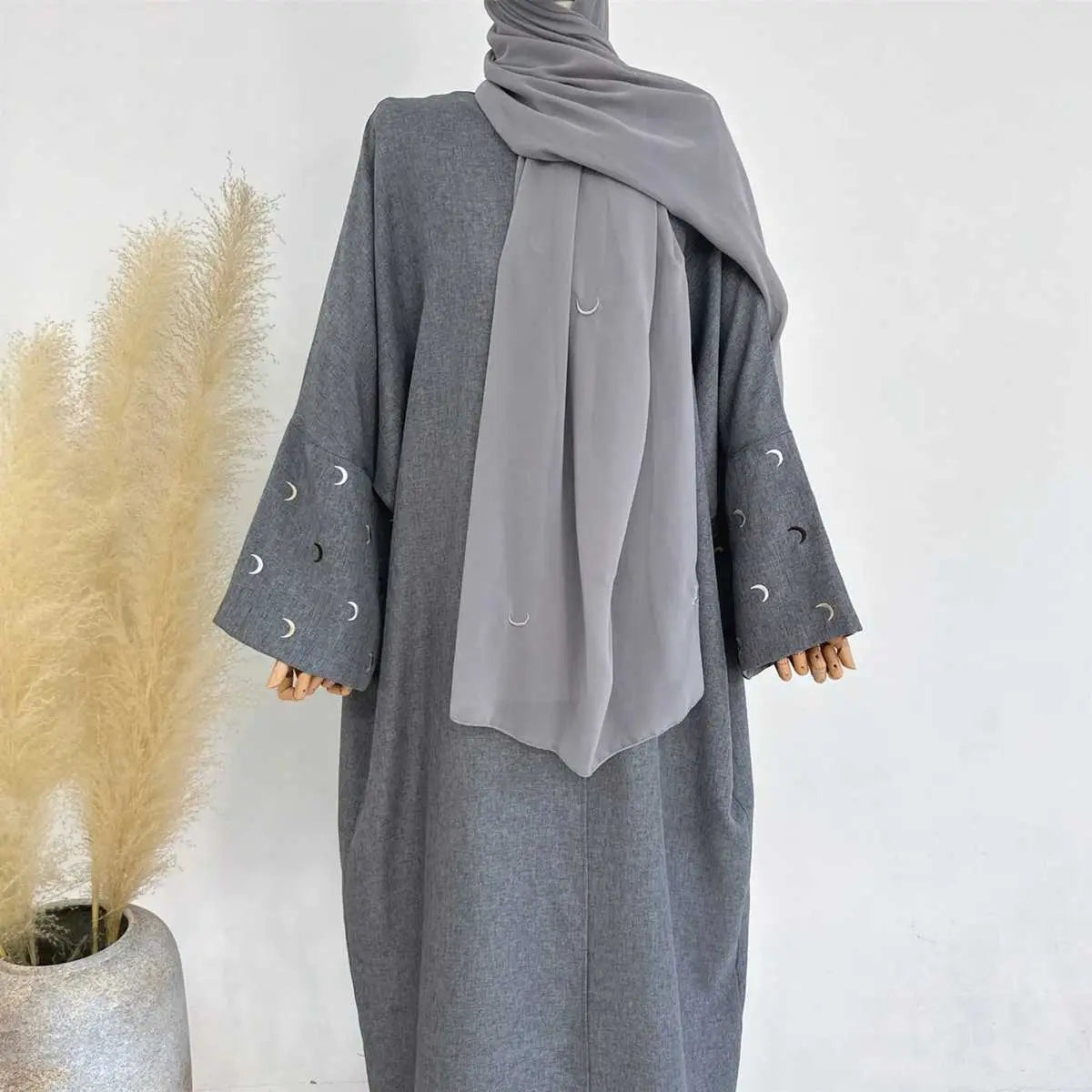 Robe Abaya ouverte avec cardigan brodé de lune