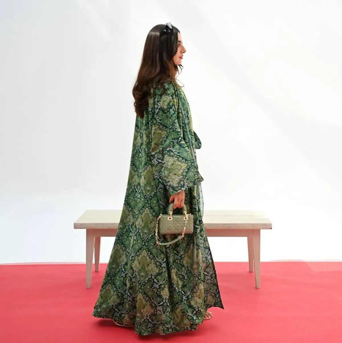Robe Abaya ouverte avec cardigan imprimé floral vert et hijab assorti