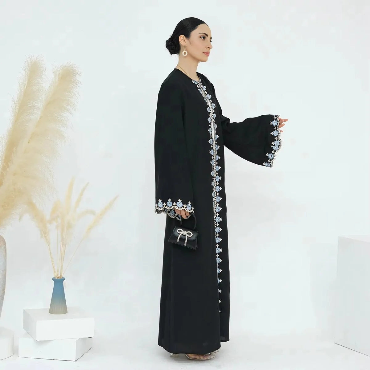 Robe Abaya ouverte en cardigan Nida brodé de fleurs #24909