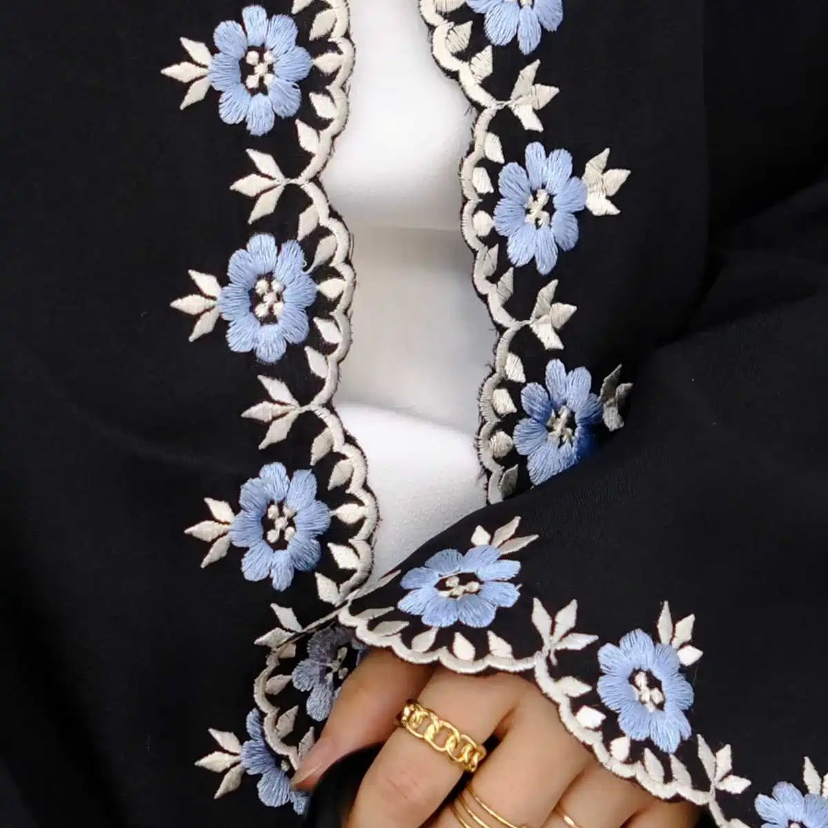 Robe Abaya ouverte en cardigan Nida brodé de fleurs #24909