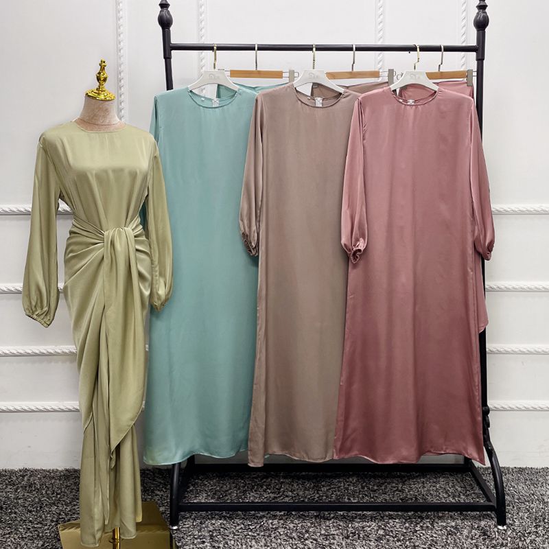 Robe Abaya en satin pour femmes musulmanes avec cache-cœur mi-long