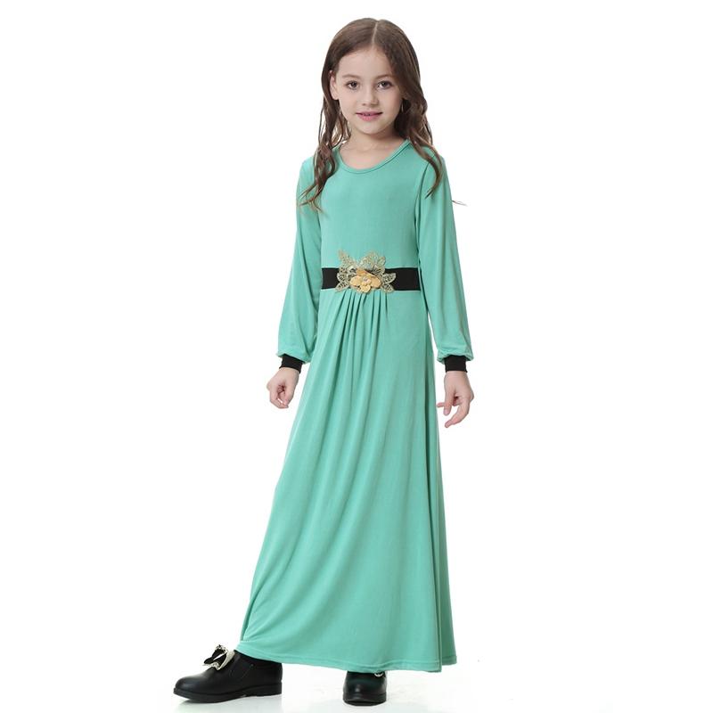 Robe Abaya pour belles filles arabes du Moyen-Orient avec appliques