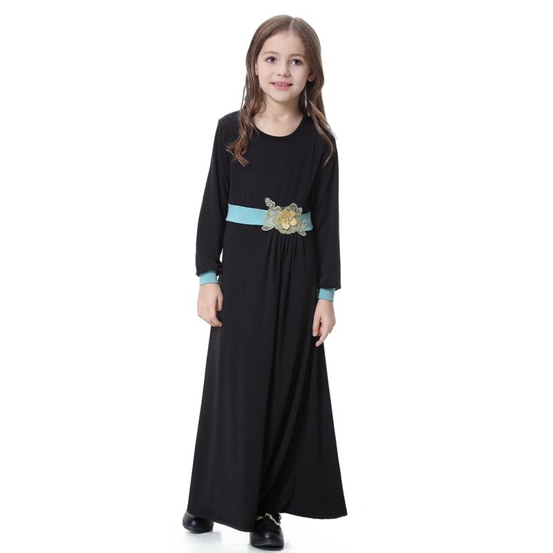 Robe Abaya pour belles filles arabes du Moyen-Orient avec appliques