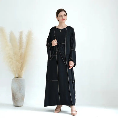 Ensemble 4 pièces pour femmes musulmanes, robe abaya ouverte froissée, comprenant une abaya, un cache-cœur, une robe intérieure sans manches et un foulard hijab.