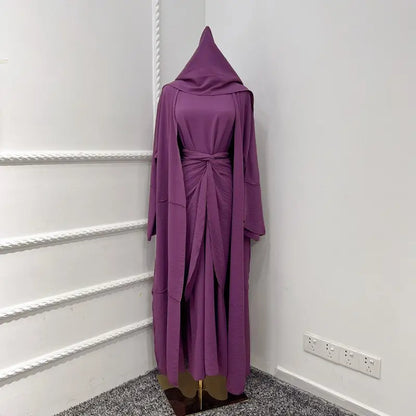 Ensemble 4 pièces pour femmes musulmanes, robe abaya ouverte froissée, comprenant une abaya, un cache-cœur, une robe intérieure sans manches et un foulard hijab.