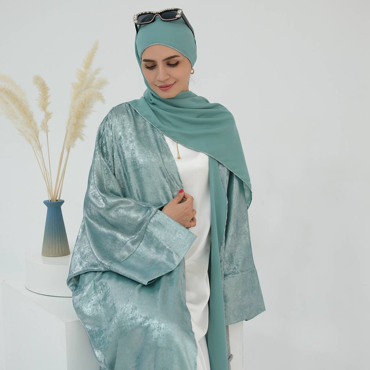 Robe Abaya ouverte en cardigan - Tissu bronzant