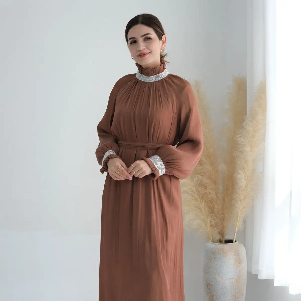 Robe Abaya brillante et lumineuse pour femmes musulmanes