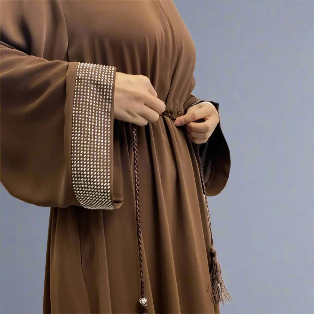Robe Abaya avec poignets en strass Hotfix et poche