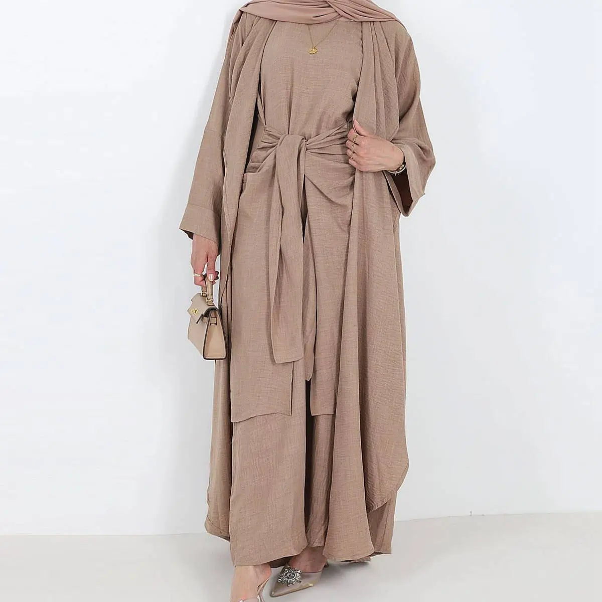 Ensemble 2 pièces robe abaya ouverte froissée avec robe intérieure sans manches