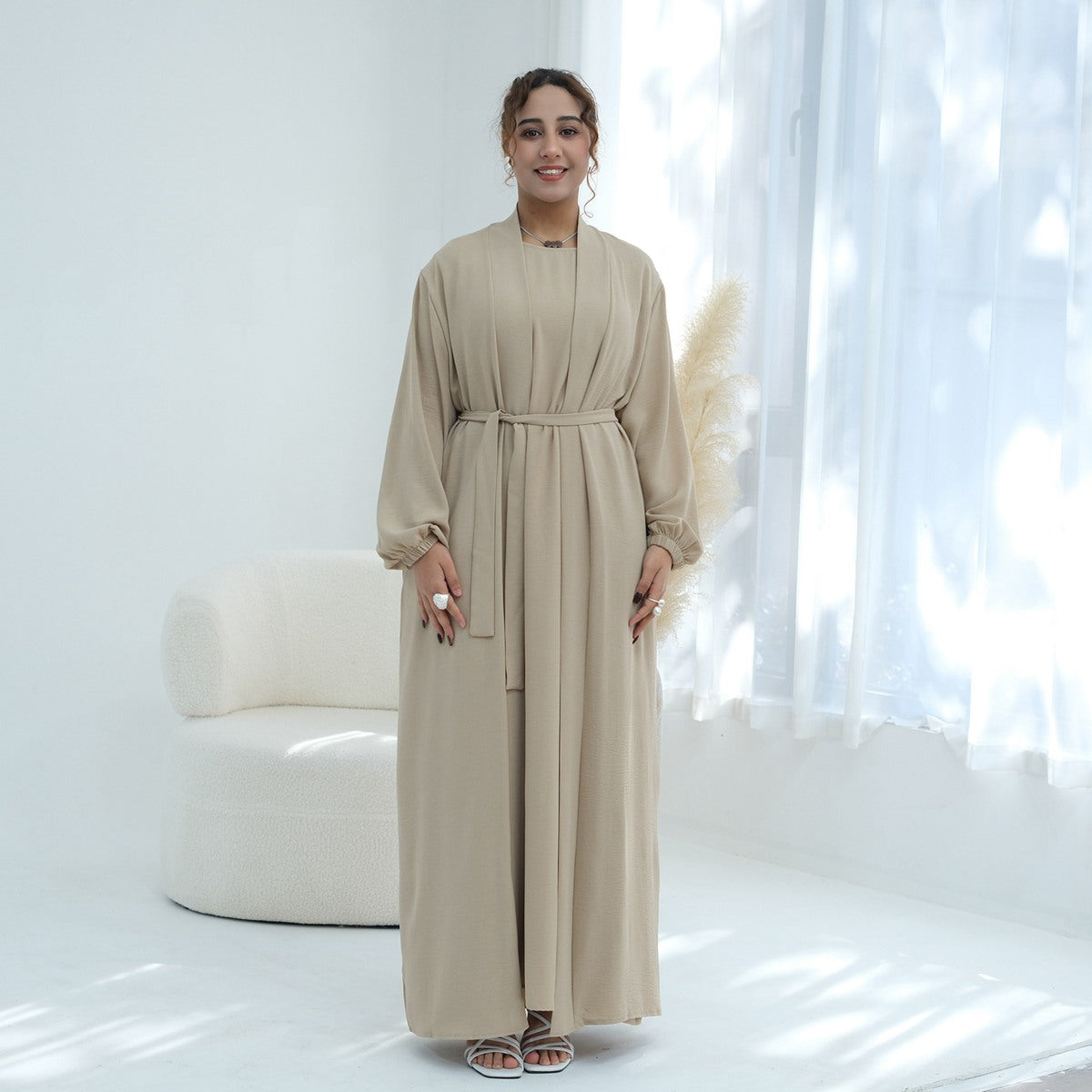 Ensemble 2 pièces en tissu froissé, cardigan et robe abaya ouverte