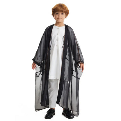 Bisht, un garçon arabe du Moyen-Orient