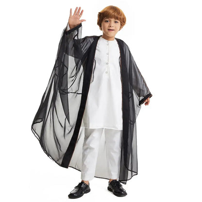 Bisht, un garçon arabe du Moyen-Orient