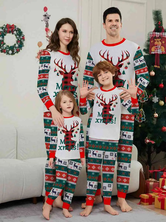 Ensemble pyjama de Noël assorti pour toute la famille avec renne