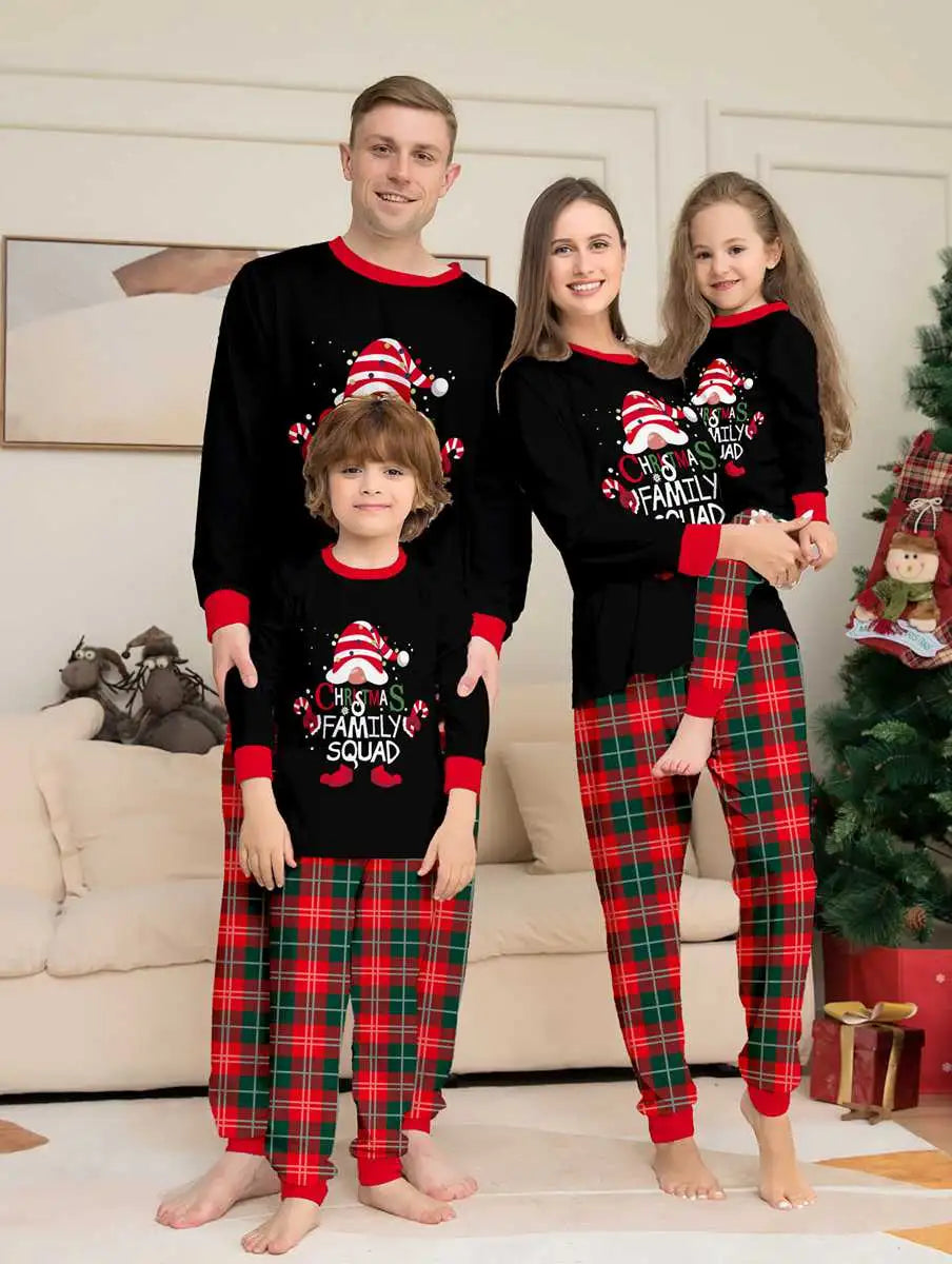 Pyjamas de Noël assortis pour toute la famille