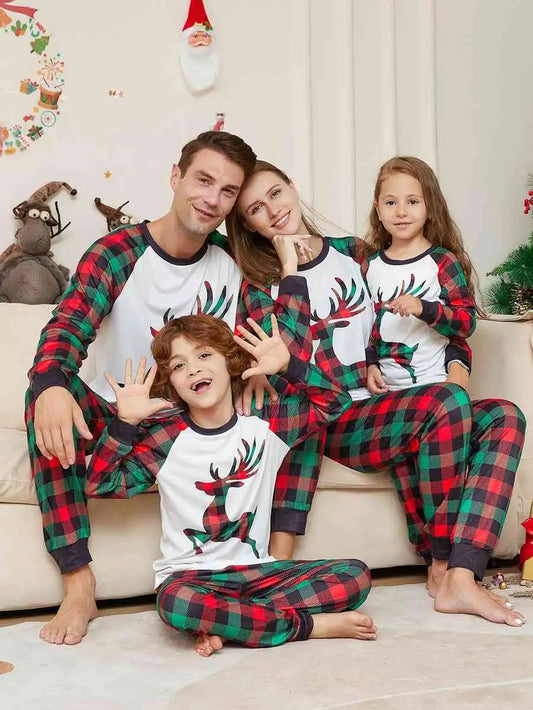 Pyjama familial assorti de Noël à carreaux et rennes #24321