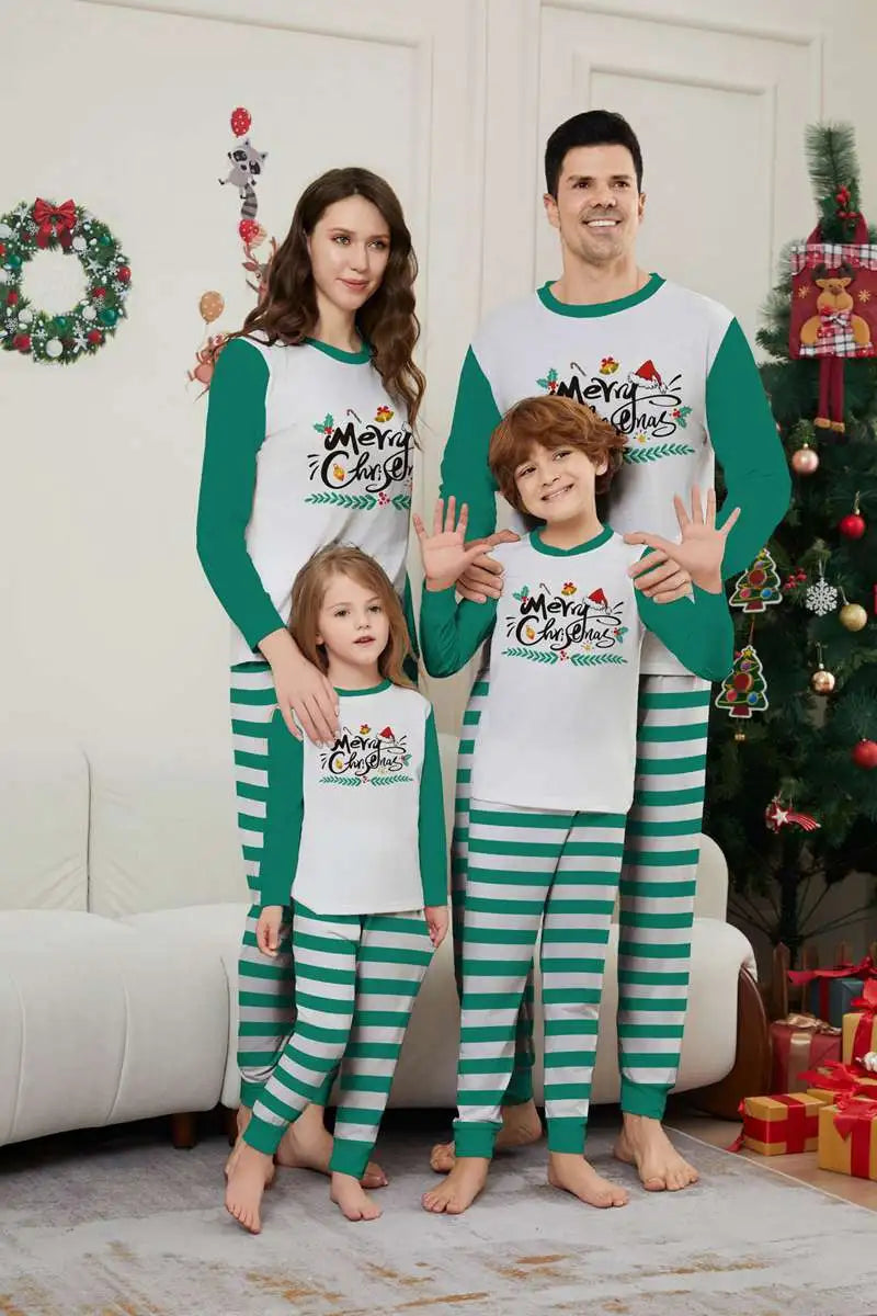 Ensemble pyjama de Noël imprimé assorti pour toute la famille #241153