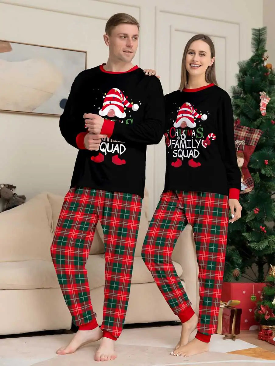 Pyjamas de Noël assortis pour toute la famille