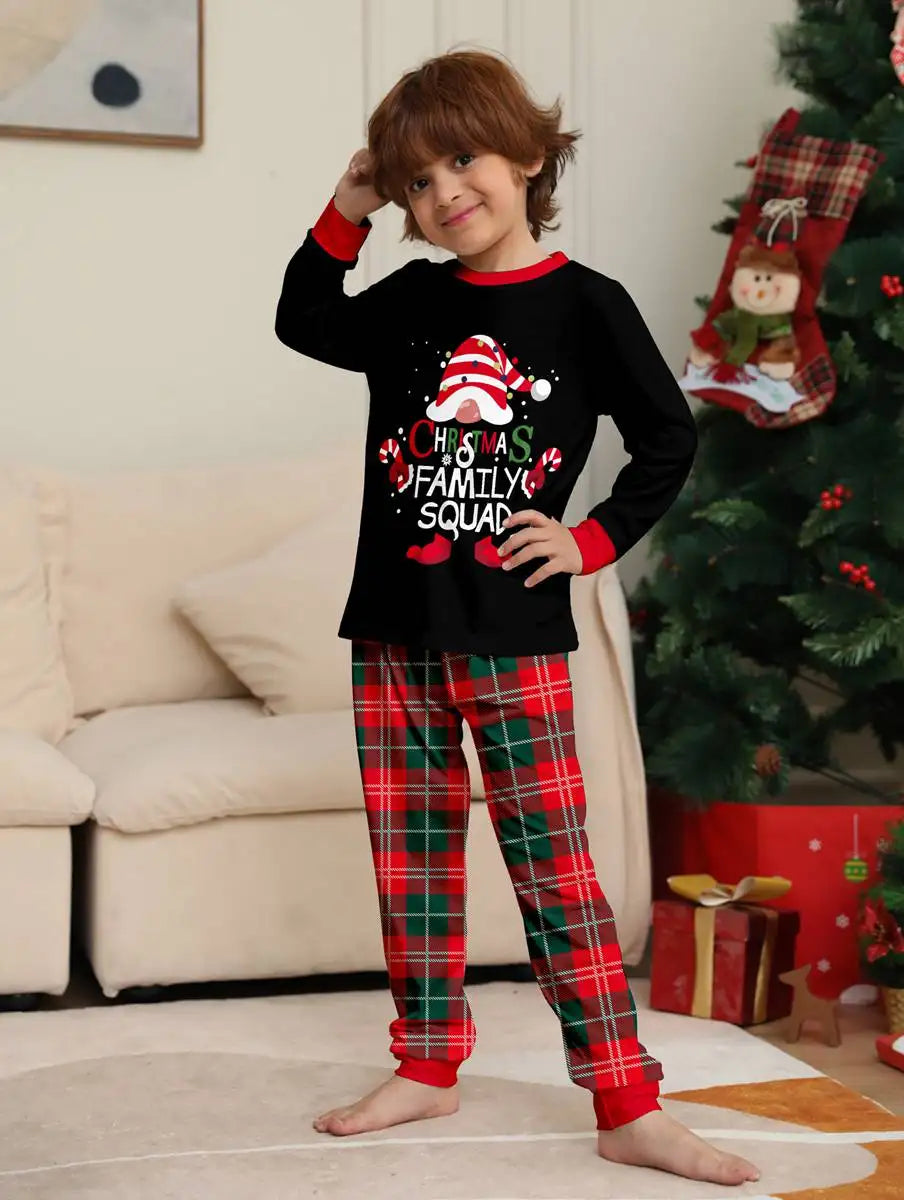 Pyjamas de Noël assortis pour toute la famille
