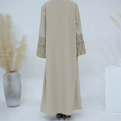 Robe Abaya ouverte à manches brodées et à la mode modeste