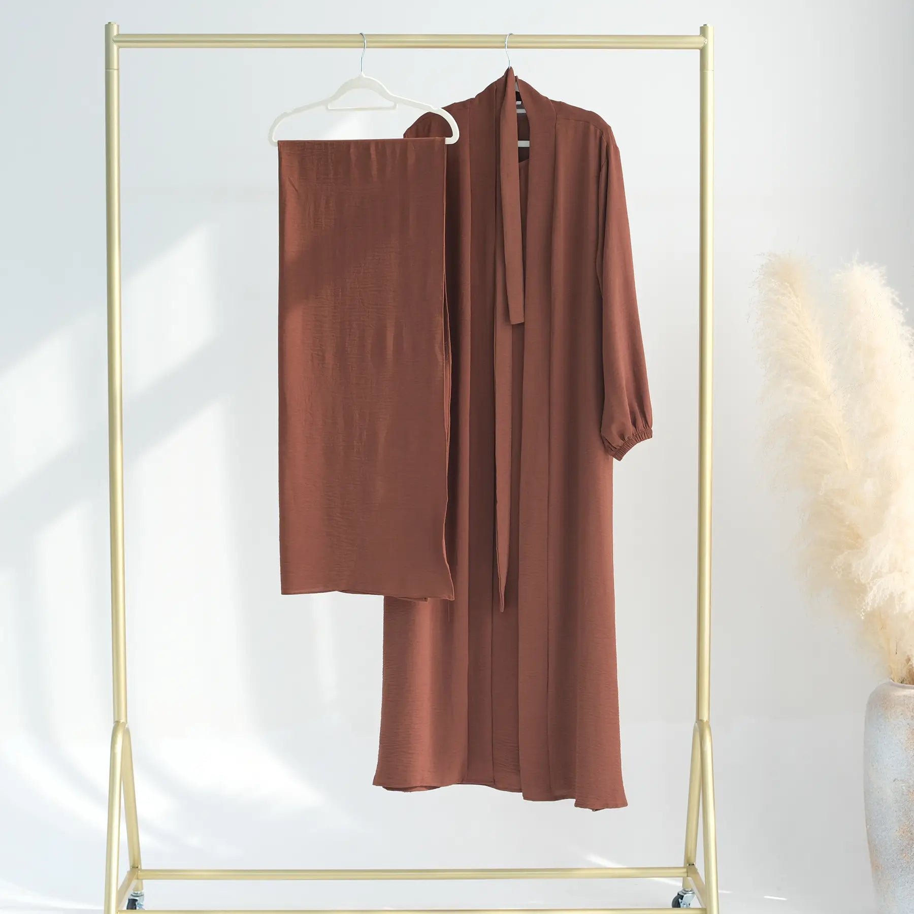 Ensemble 2 pièces en tissu froissé, cardigan et robe abaya ouverte