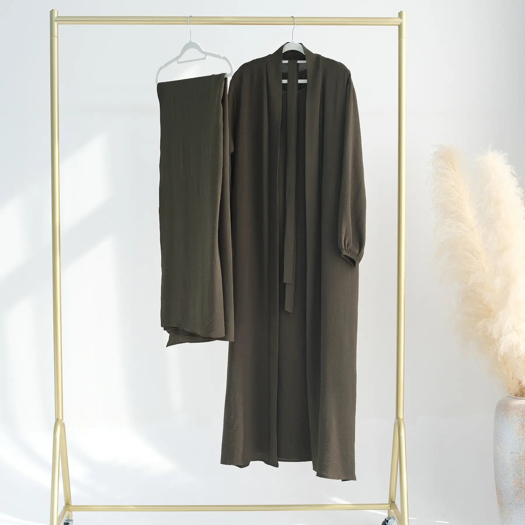 Ensemble 2 pièces en tissu froissé, cardigan et robe abaya ouverte