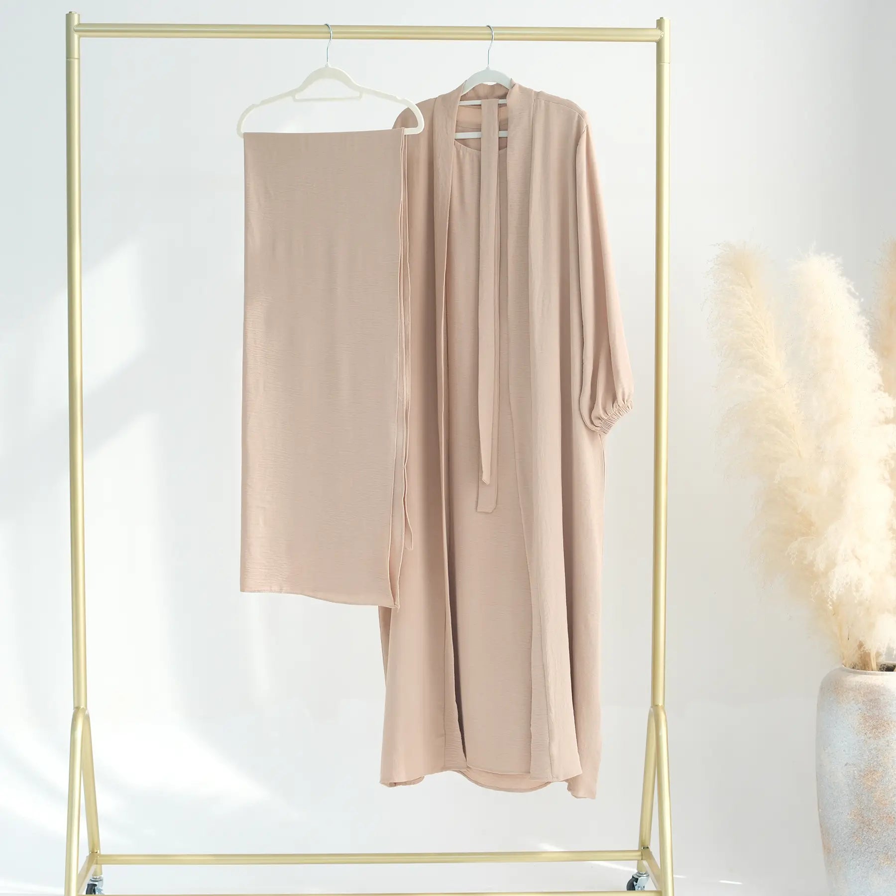 Ensemble 2 pièces en tissu froissé, cardigan et robe abaya ouverte