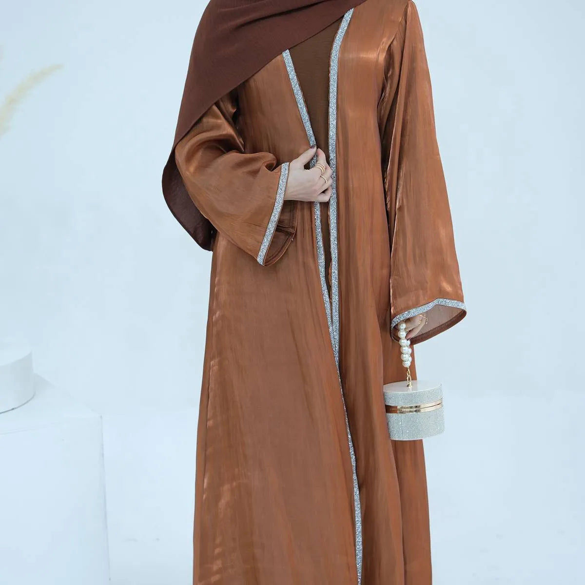 Ensemble 2 pièces robe abaya ouverte brillante en strass Hotfix avec robe intérieure