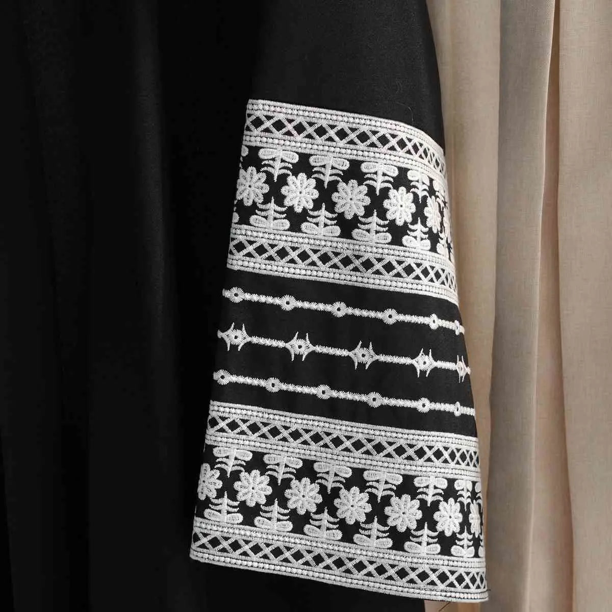Apricot, Black