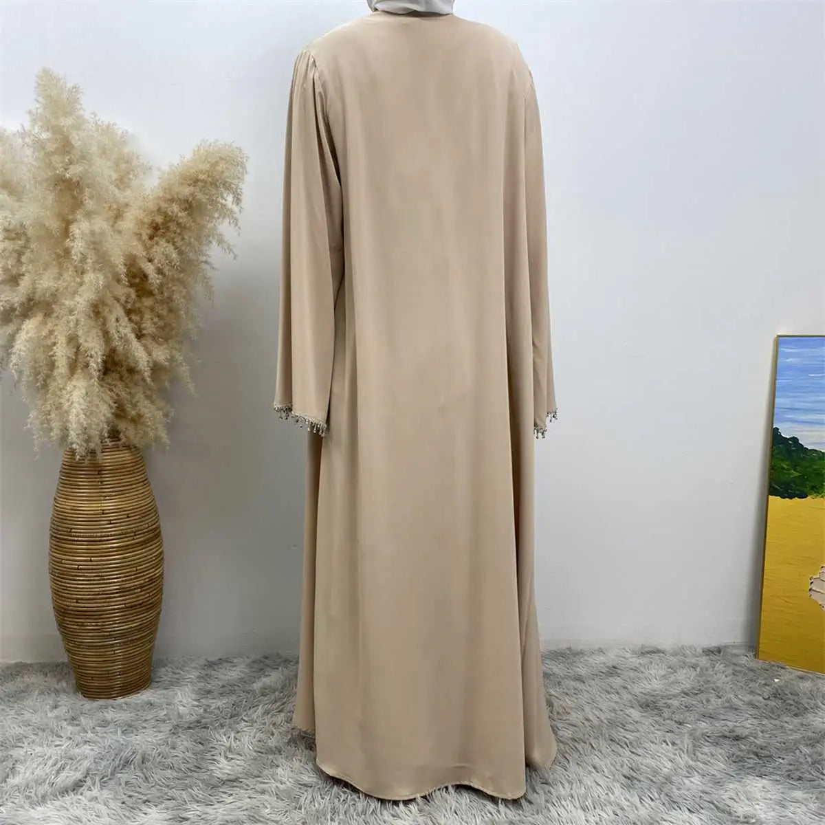 Ensemble 2 pièces robe abaya ouverte en strass avec robe intérieure sans manches et ceinture