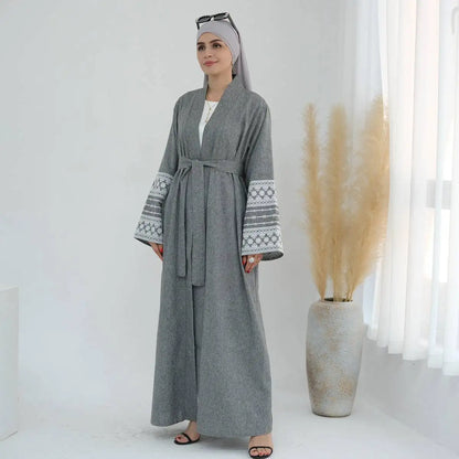 Robe Abaya ouverte avec cardigan à manches brodées