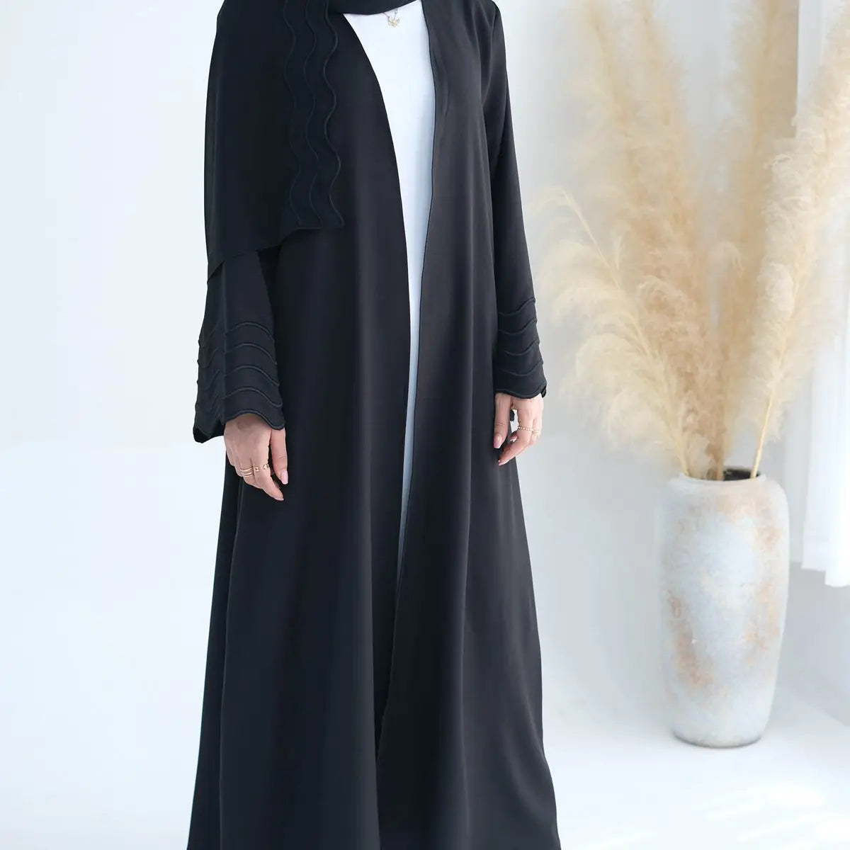 Robe Abaya ouverte avec cardigan à manches brodées Hijab