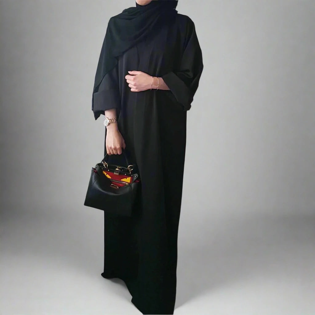 Vêtements islamiques pour femmes, Abaya ouverte saoudienne