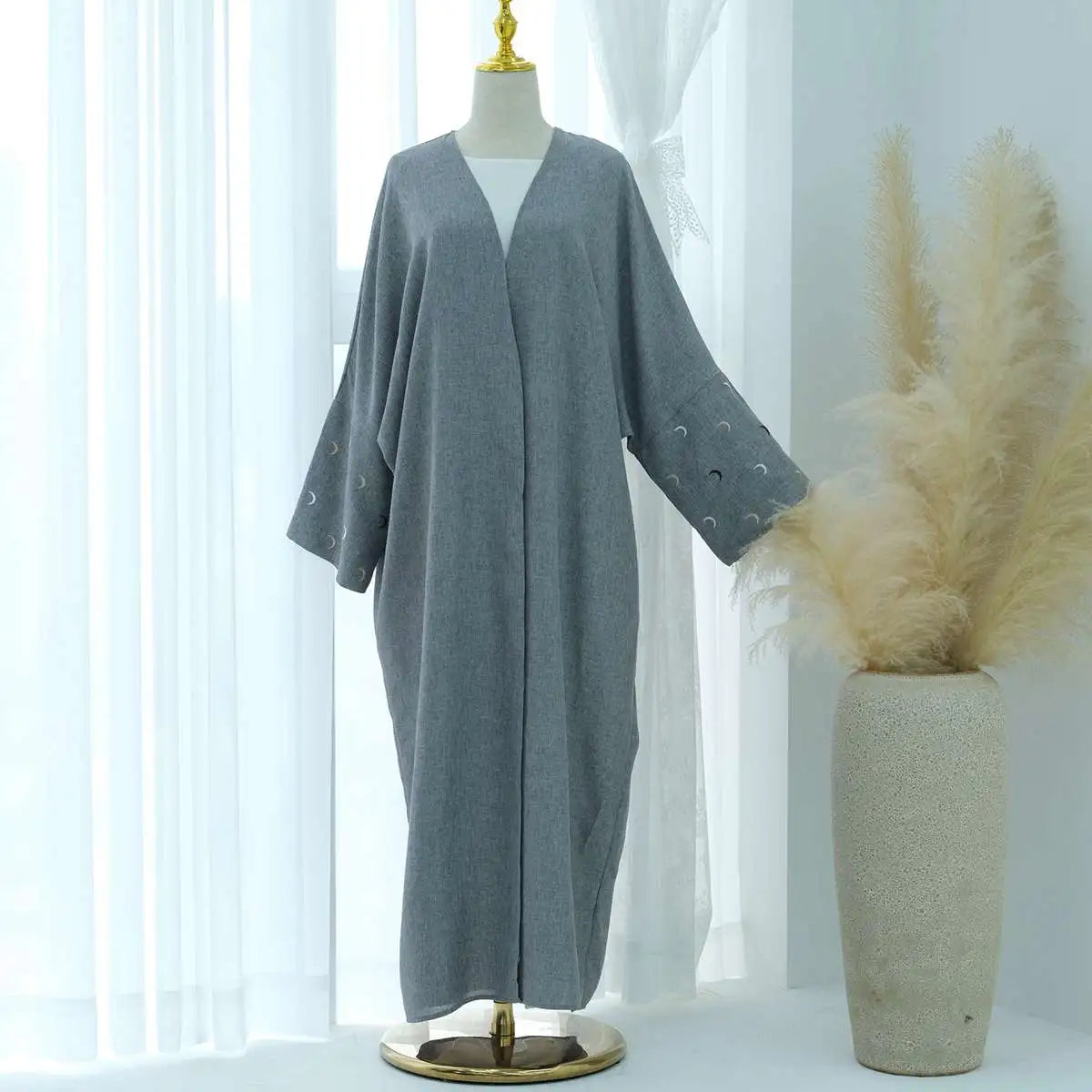 Robe Abaya ouverte avec cardigan brodé de lune