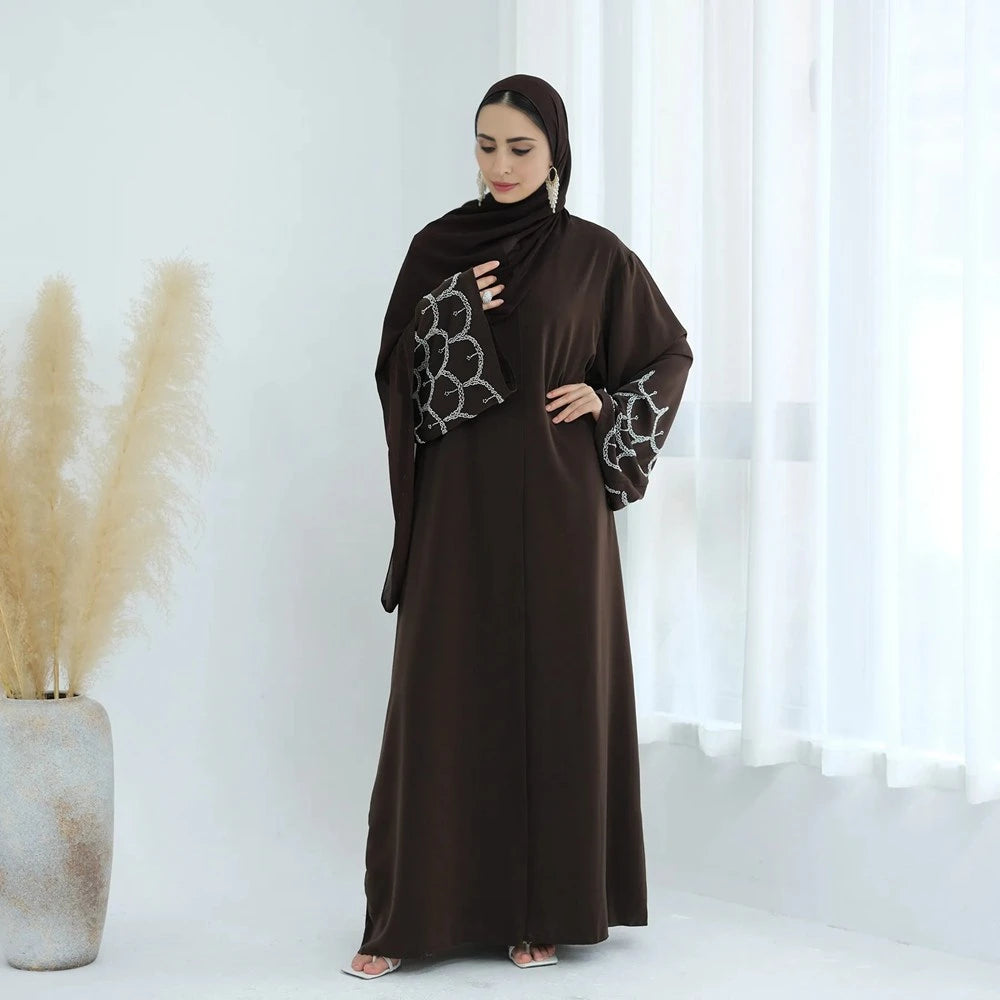 Robe Abaya ouverte Nida en perles cousues à la main #25864