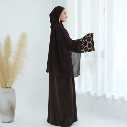 Robe Abaya ouverte Nida en perles cousues à la main #25864