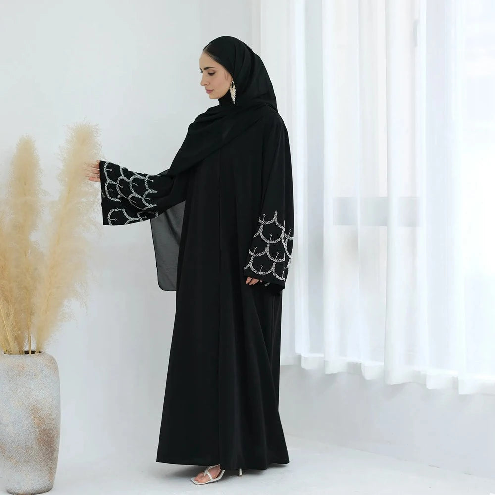 Robe Abaya ouverte Nida en perles cousues à la main #25864