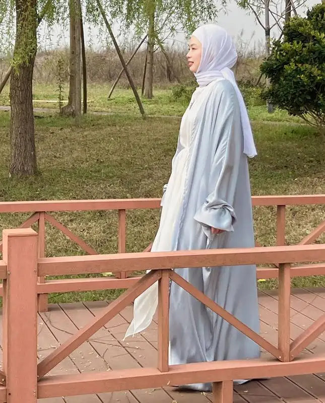 Robe Abaya ouverte en satin à manches bouffantes pour femmes musulmanes