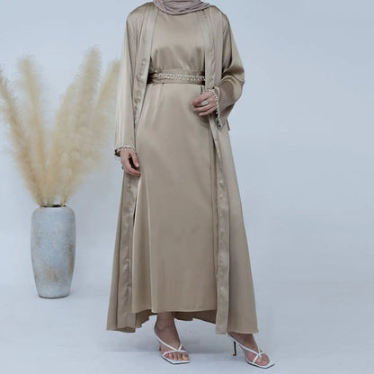 Ensemble 2 pièces mode modeste, robe abaya ouverte avec ceinture en cristal et robe intérieure sans manches