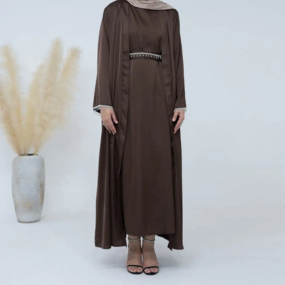Ensemble 2 pièces mode modeste, robe abaya ouverte avec ceinture en cristal et robe intérieure sans manches